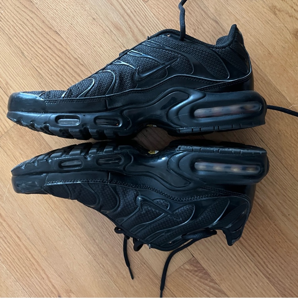 Nike Air Max Plus TN Triple Black Size 10.5 Men’s